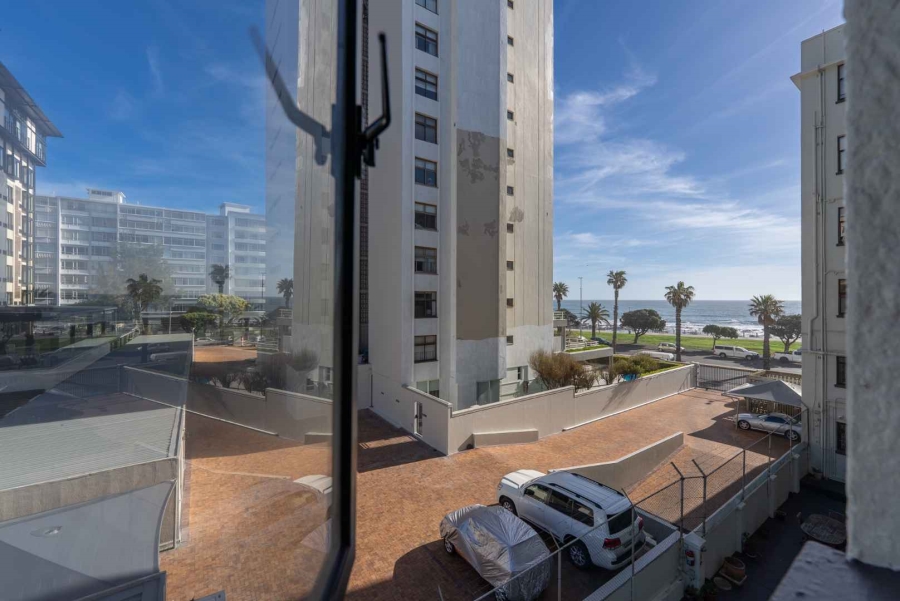1 Bedroom Property for Sale in Sea Point Western Cape